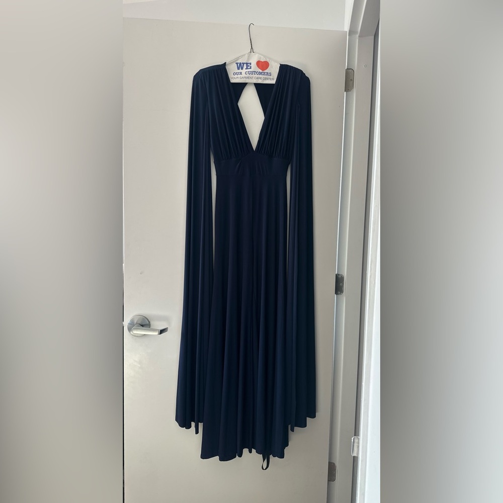 BNWT Navy Plunge front Cape Jumpsuit - Picture 3 of 11